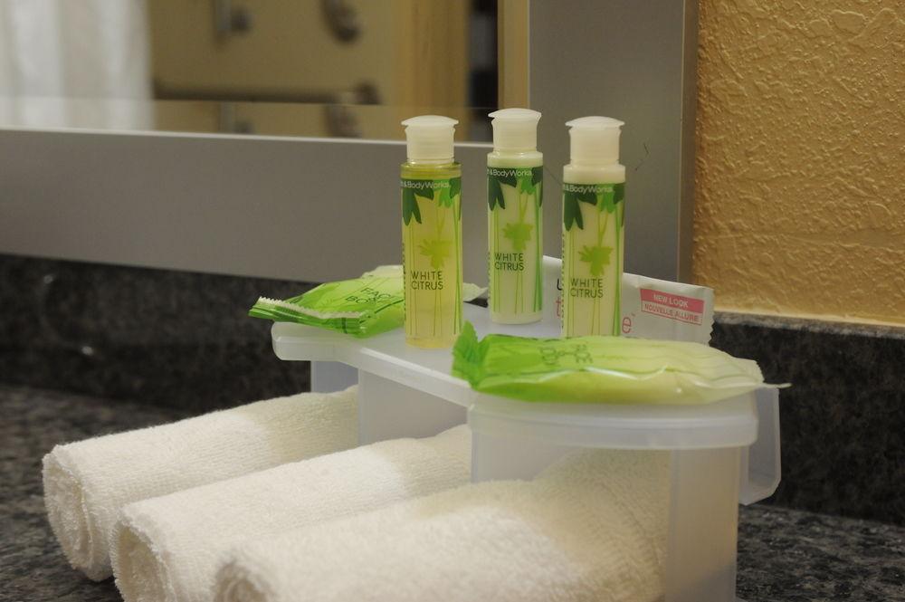Holiday Inn Express Somerset By Ihg Zewnętrze zdjęcie